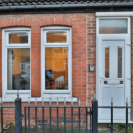Devon St - Cozy Home, Free Easy Parking! Kingston upon Hull Exterior foto