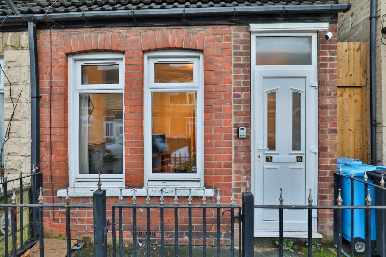 Devon St - Cozy Home, Free Easy Parking! Kingston upon Hull Exterior foto